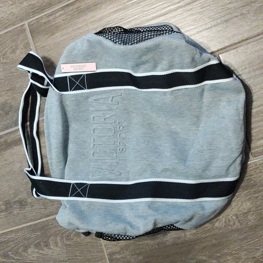 Vintage --Victoria's sport bag with side mesh pockets--NWT